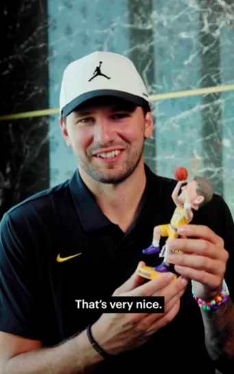x1dc 2026 Lakers Luka Doncic Bobblehead Giveaway – image 2 of 2